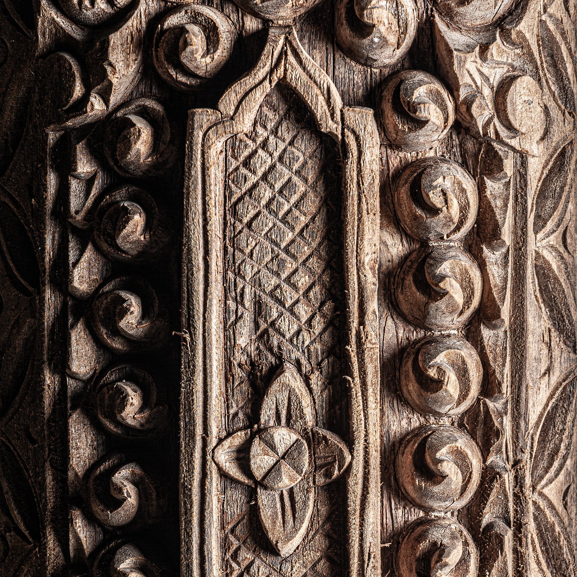 FLOOR SCULPTURE